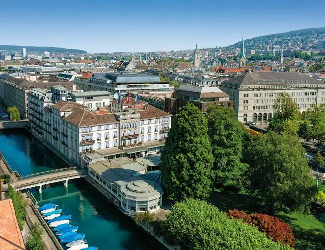 Baur au Lac Zurich entrance with luxury car service from comforttransfer