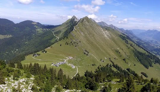 Lake Geneva sunset cruise and Montreux visit, premium transfer by comforttransfer